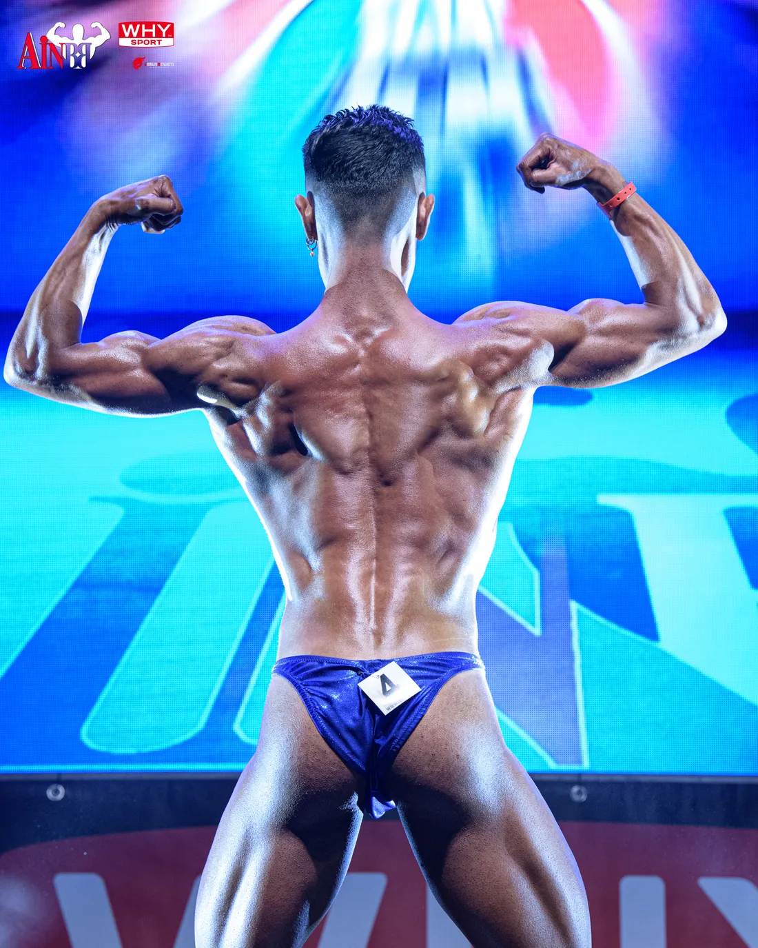 Luca Casella in gara di bodybuilding